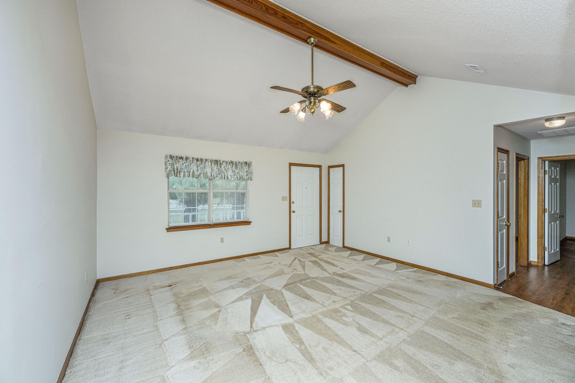 3337 Pinewood Drive Photo 5