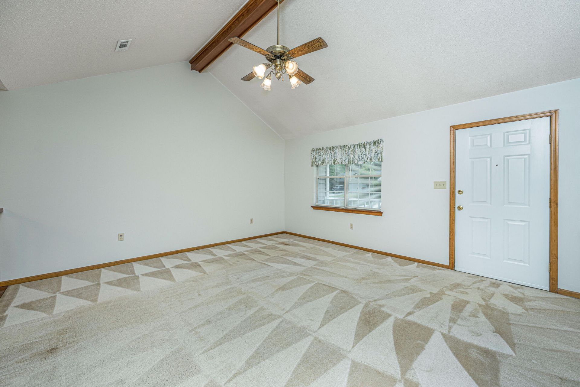 3337 Pinewood Drive Photo 7