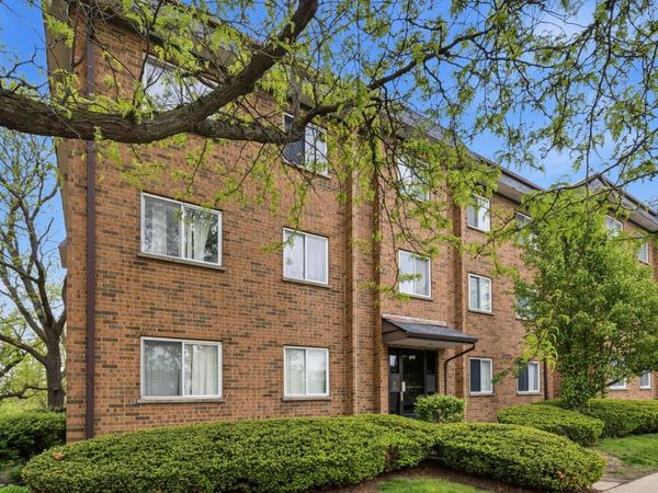 916 Casey Court, Unit 30-06, Schaumburg, IL 60173