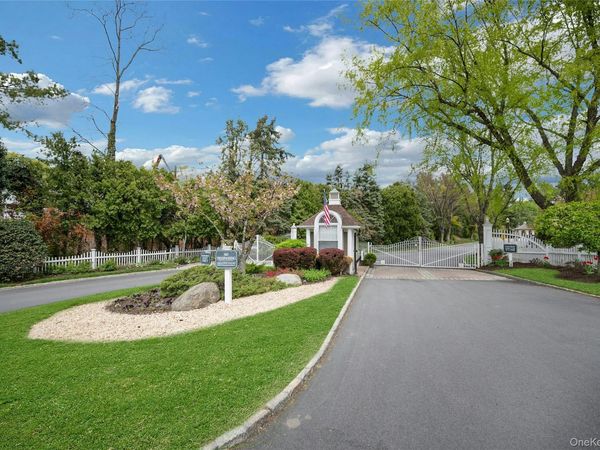 1102 Pondside Drive , White Plains, NY 10607