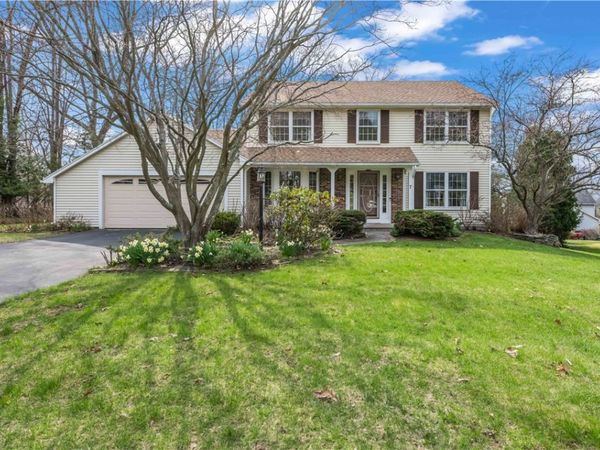 7 Whittlers Ridge, Pittsford, NY 14534