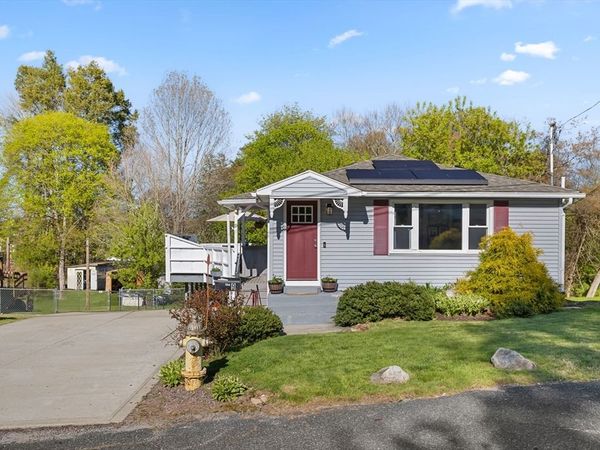 9 Williams St, Dudley, MA 01571