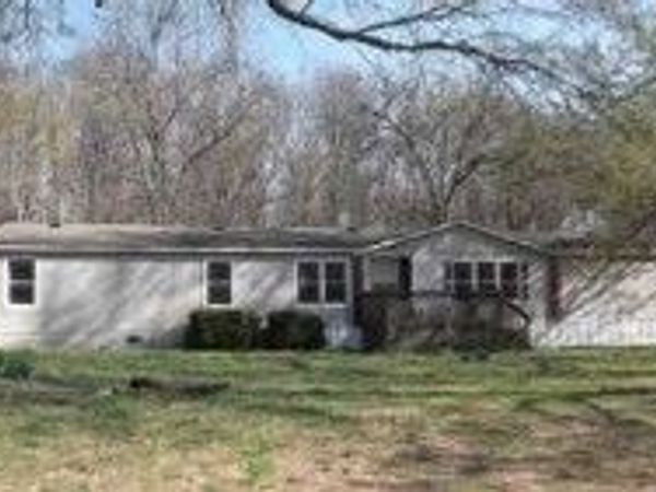545 NW Cowan Avenue, Gentry, AR 72734