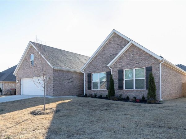 5653 Poppy Avenue , Springdale, AR 72762