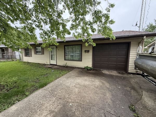 141 S Oakdale Avenue , Kankakee, IL 60901