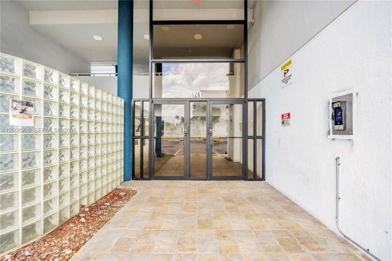 8261 NW 8th St , Unit 231, Miami, FL 33126 Photo