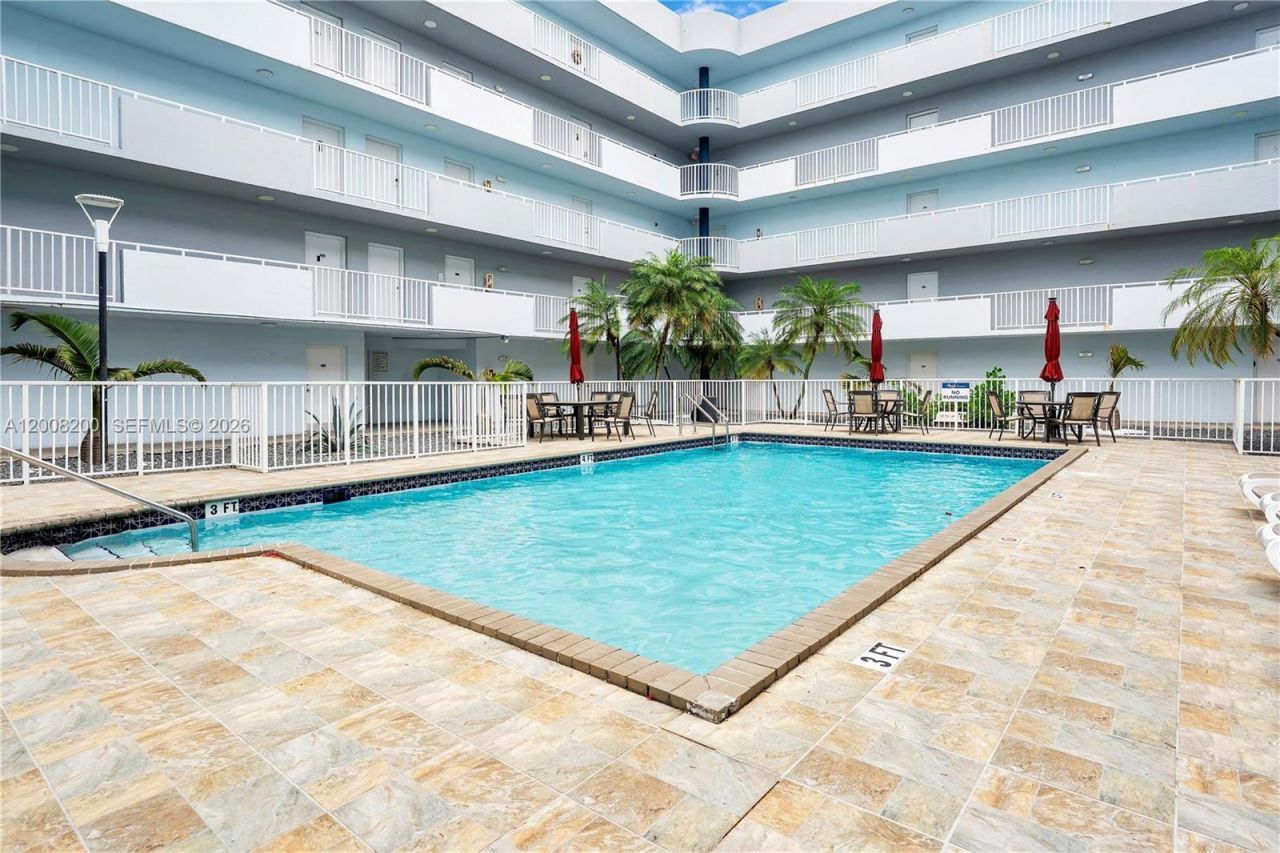 8261 NW 8th St , Unit 231, Miami, FL 33126 Photo
