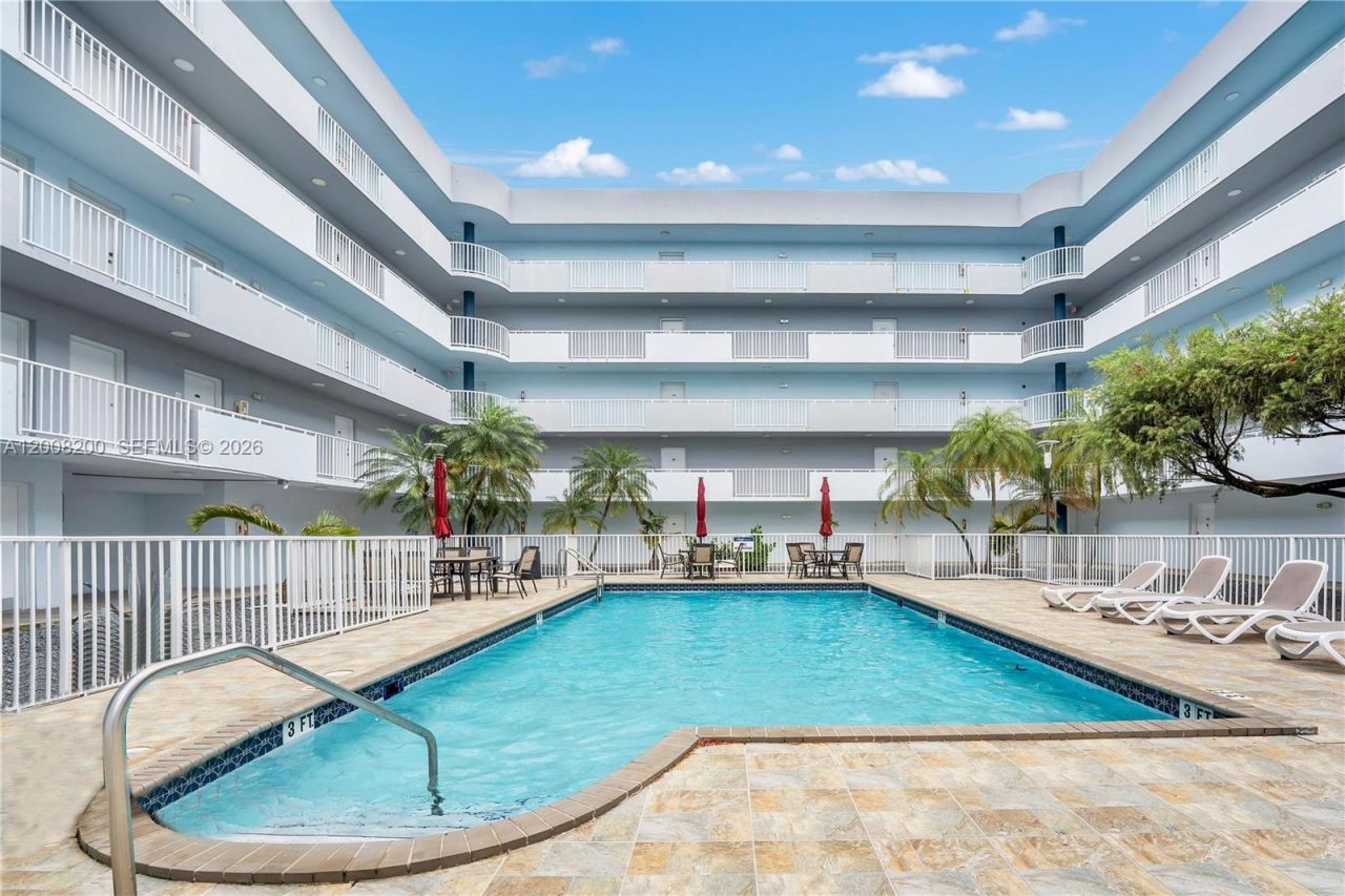 8261 NW 8th St , Unit 231, Miami, FL 33126 Photo