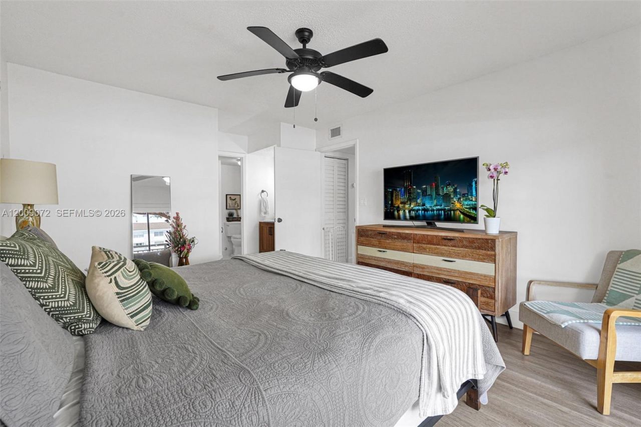 8680 SW 212th Street , Unit 105, Cutler Bay, FL 33189 Photo