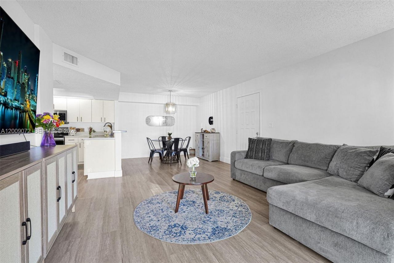 8680 SW 212th Street , Unit 105, Cutler Bay, FL 33189 Photo