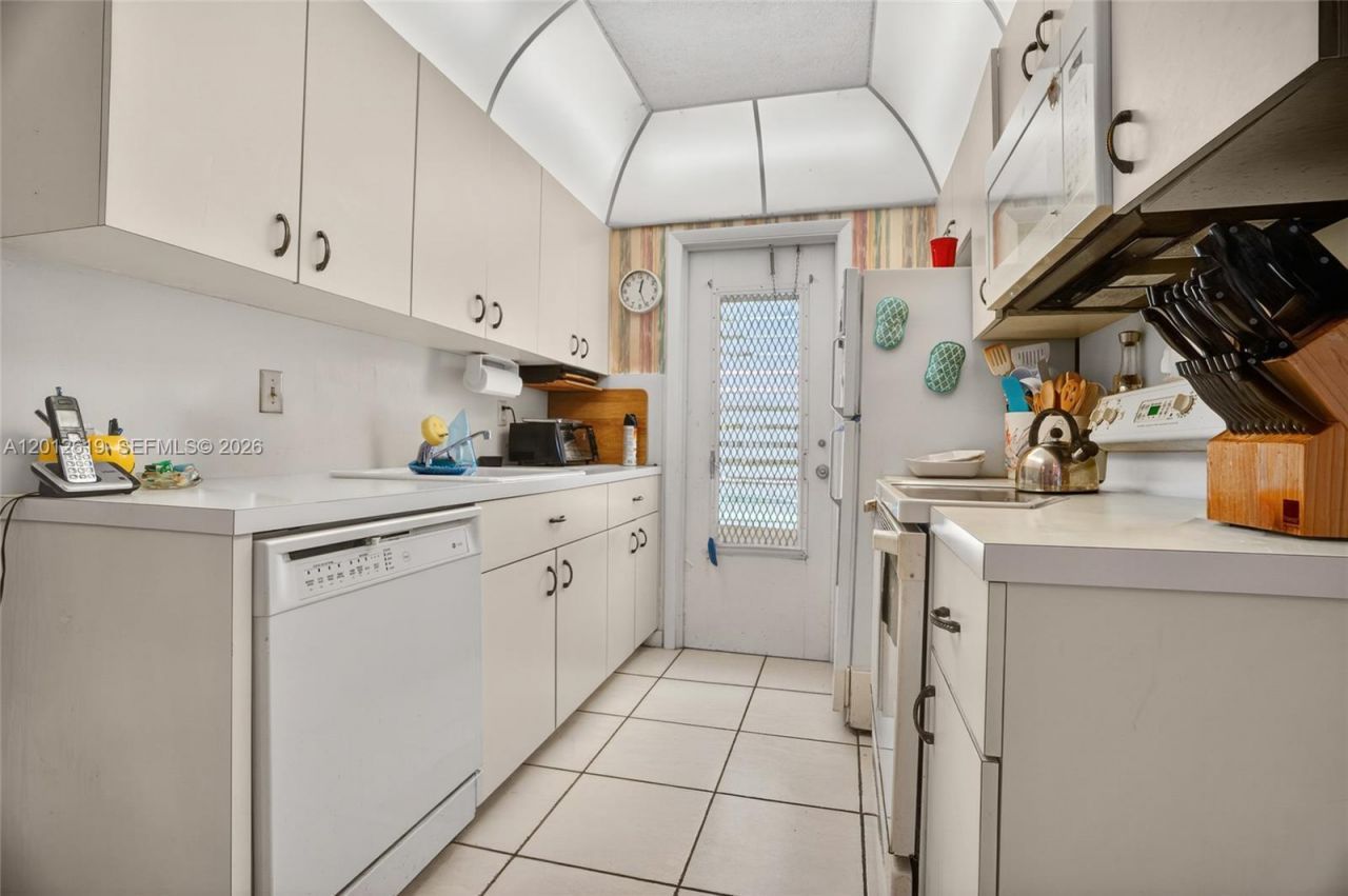 1481 S Ocean Blvd, Unit 129C, Lauderdale by the Sea, FL 33062 Photo