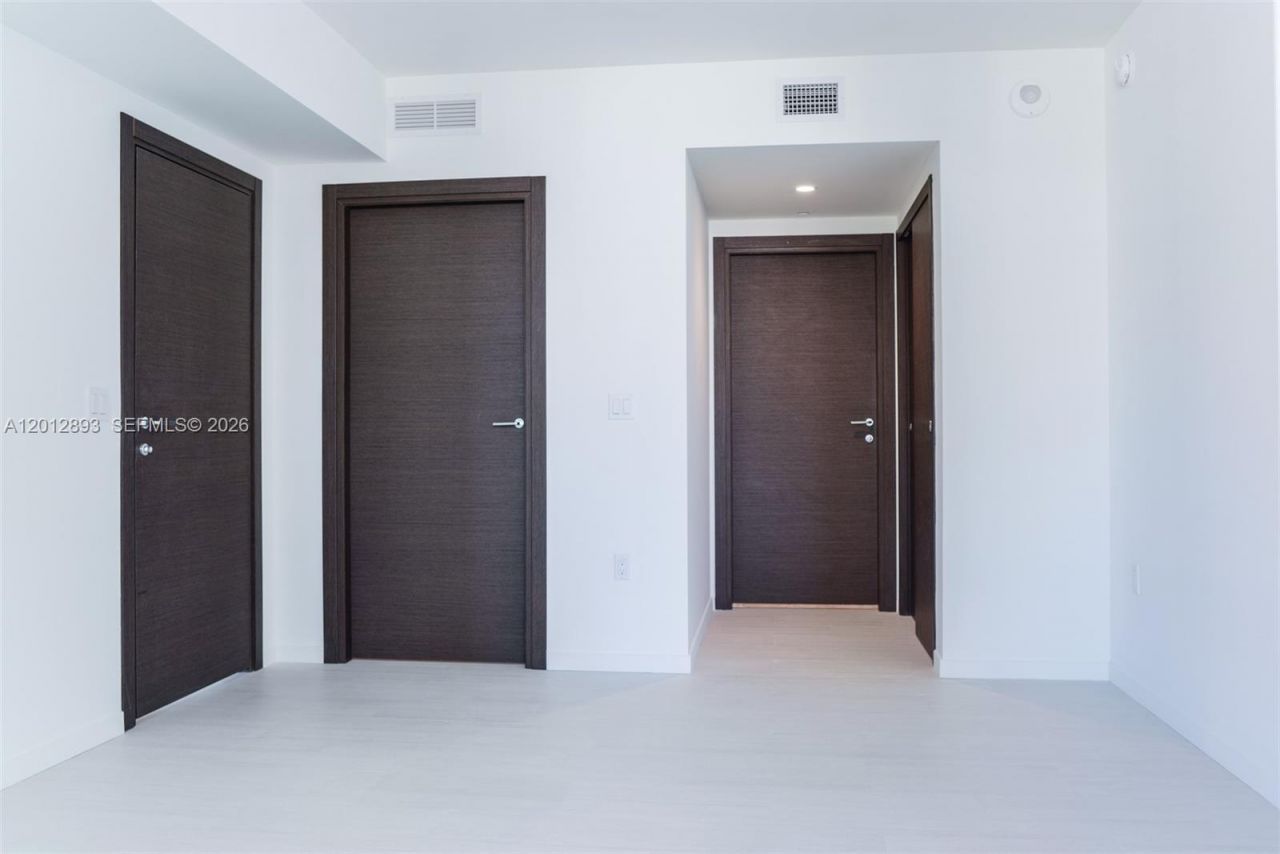1000 Brickell Plz , Unit 3014, Miami, FL 33131 Photo