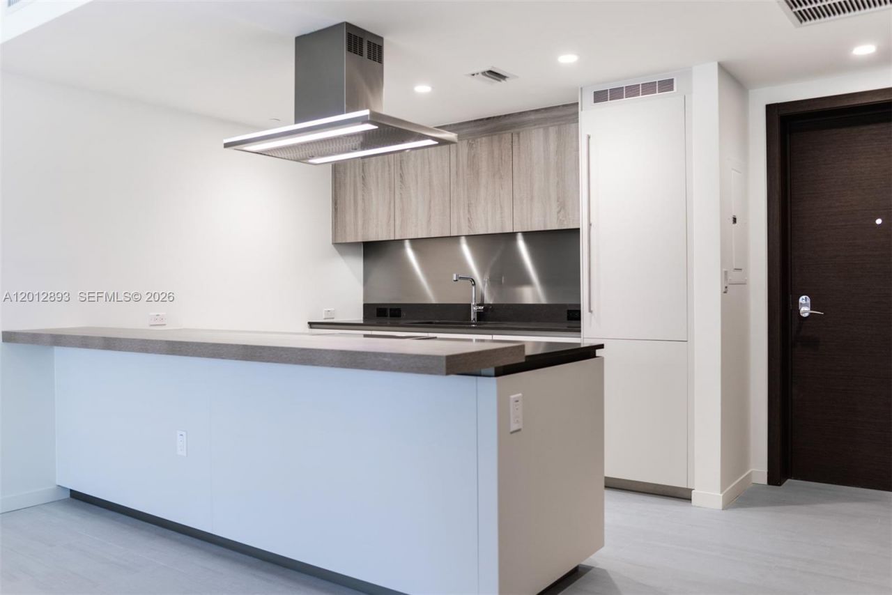 1000 Brickell Plz , Unit 3014, Miami, FL 33131 Photo