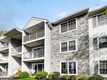 40 WILLOW COURT, Unit BUILDING 1, HAMILTON, NJ 08619
