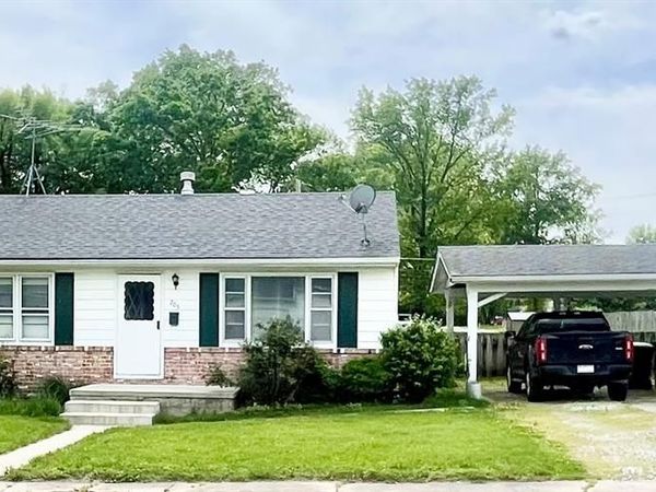205 Kuhne Boulevard, Troy, MO 63379