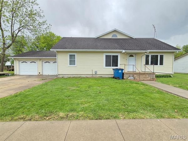 304 E Quincy Street , Lewistown, MO 63452