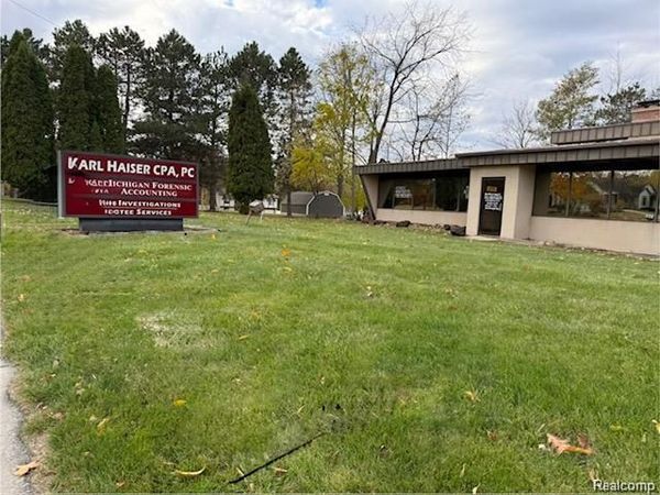 610 E Grand Blanc Road , Grand Blanc, MI 48439