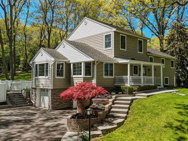 60 Woodvale Avenue , Kings Park, NY 11754