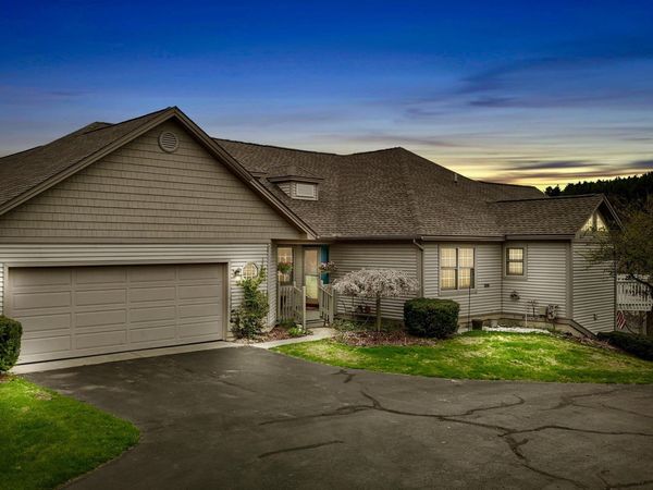 2866 Crown Drive E, Traverse City, MI 49685