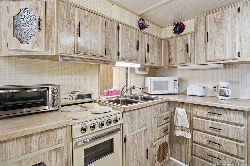 175 Nettles Boulevard, Jensen Beach, FL 34957 Photo