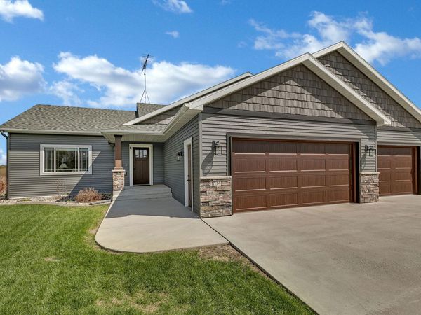 1704 Knottingham Drive , Sartell, MN 56377