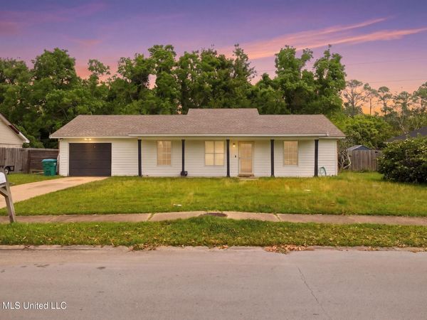 3905 Yosemite Drive, Ocean Springs, MS 39564