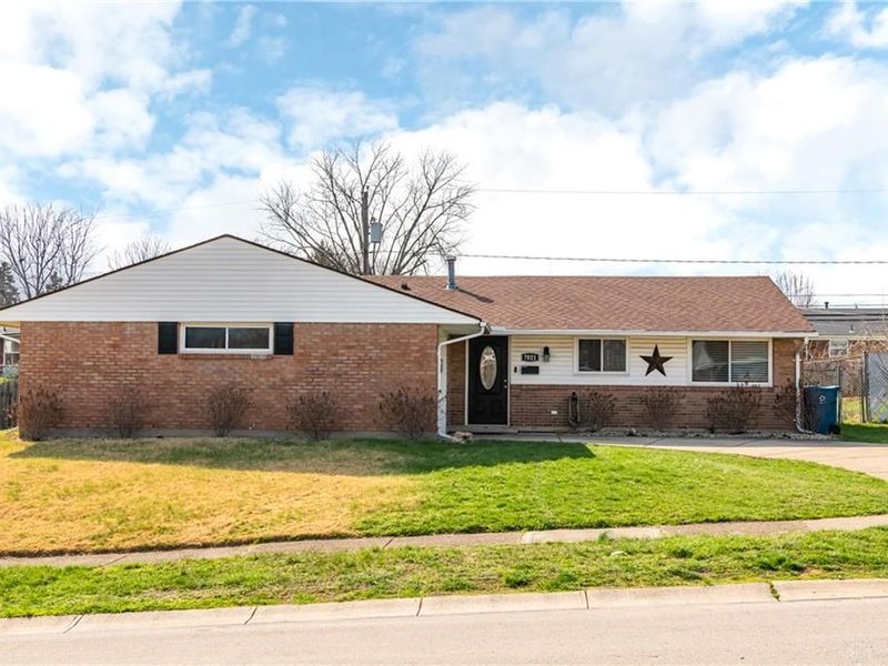 7021 Bascombe Drive, Huber Heights, OH 45424 Photo 1
