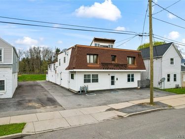 71 Saint John Street , Lancaster, NY 14086