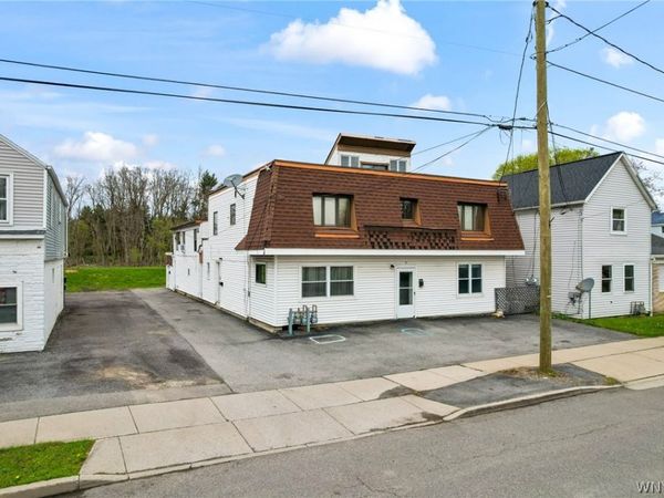 71 Saint John Street , Lancaster, NY 14086