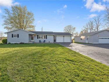 395 County Route 25 , Oswego, NY 13126