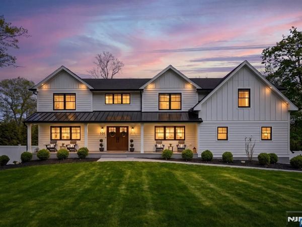 101 Tam O Shanter Drive, MAHWAH, NJ 07430