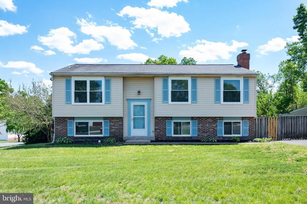 4429 Cub Run Road, Chantilly, VA 20151 Main Photo