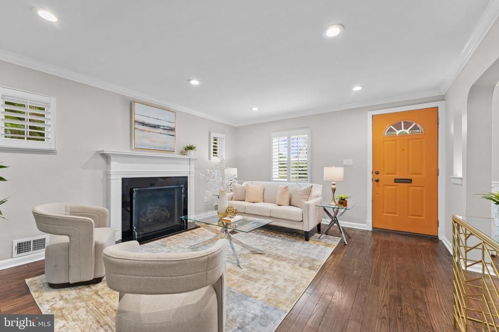 1214 W Braddock Road, Alexandria, VA 22302 Main Photo
