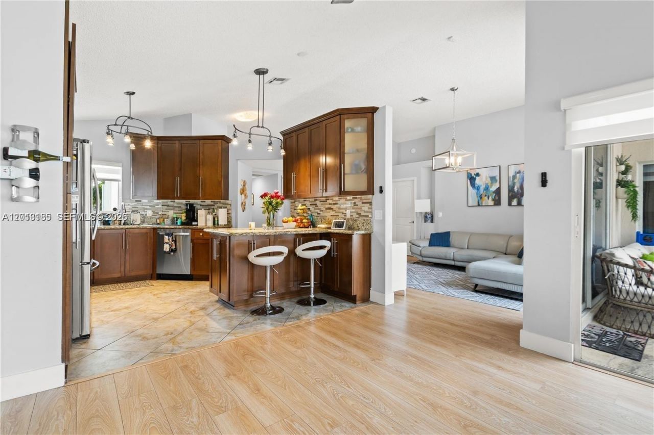 17851 NW 19th St, Unit 17851, Pembroke Pines, FL 33029 Photo