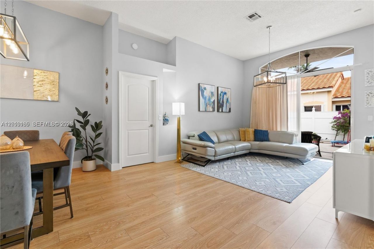 17851 NW 19th St, Unit 17851, Pembroke Pines, FL 33029 Photo