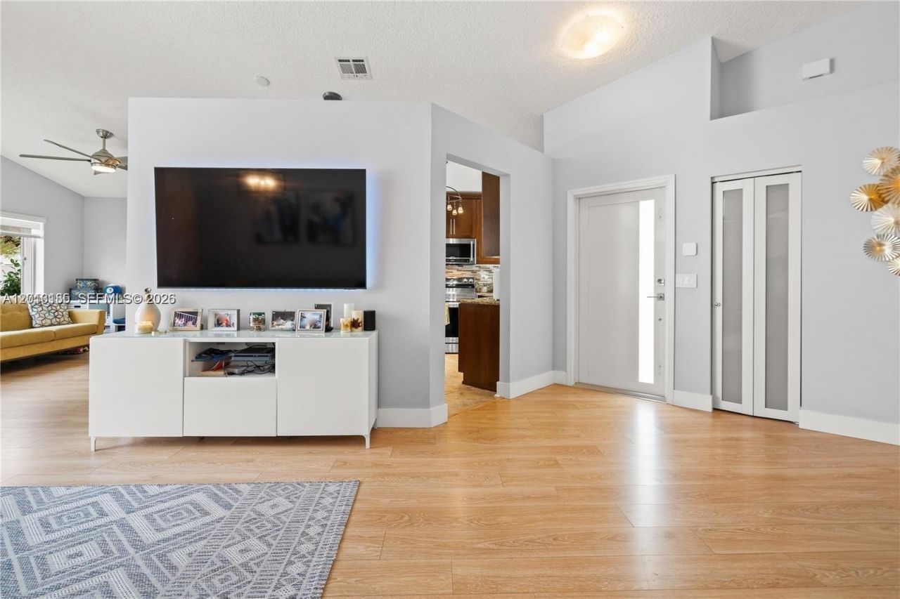 17851 NW 19th St, Unit 17851, Pembroke Pines, FL 33029 Photo