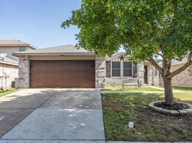 1973 Lariat Drive, Fort Worth, TX 76247