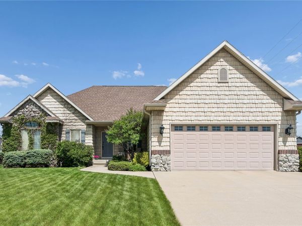 1900 Valentine Drive , Marion, IA 52302