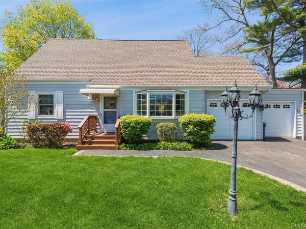 458 Route 111 (Hauppauge Road) , Smithtown, NY 11787