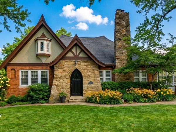 6610 Hudson Parkway, Amberley, OH 45213
