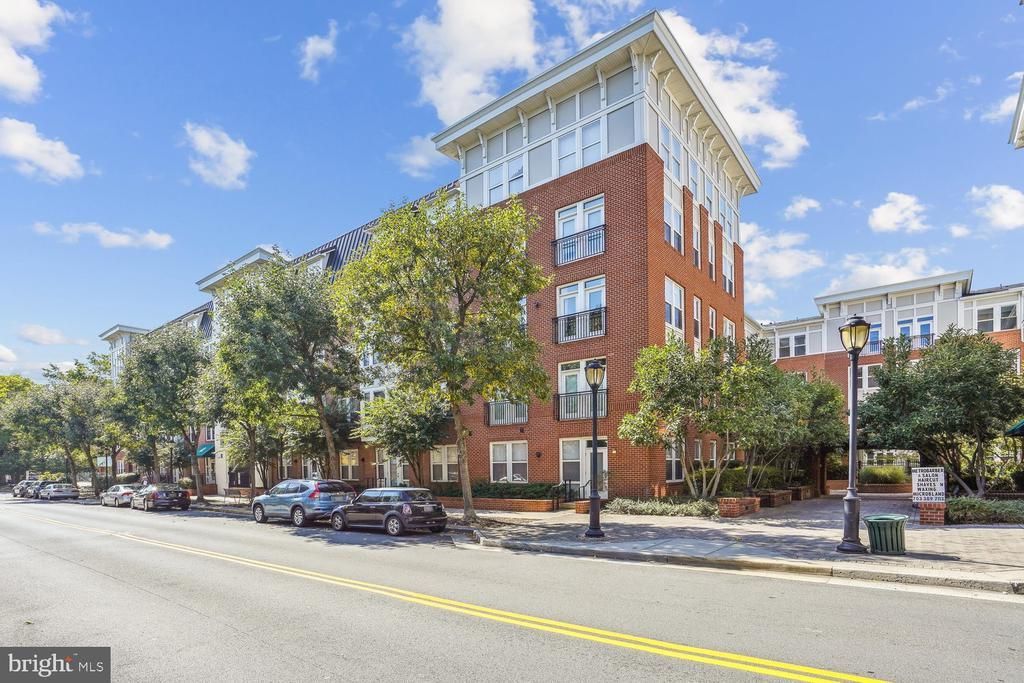 2665 Prosperity Avenue, Unit 116, Fairfax, VA 22031 Main Photo