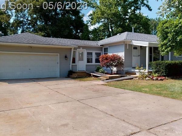 842 Hannah Drive, Troy, MI 48085