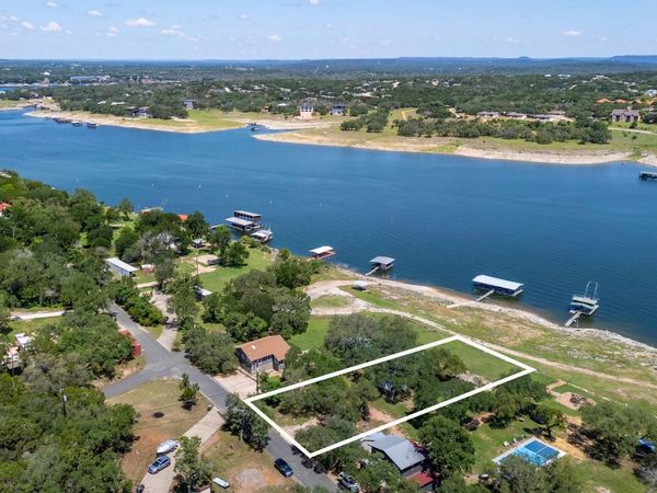 20808 Lakeshore DR W, Spicewood, TX 78669