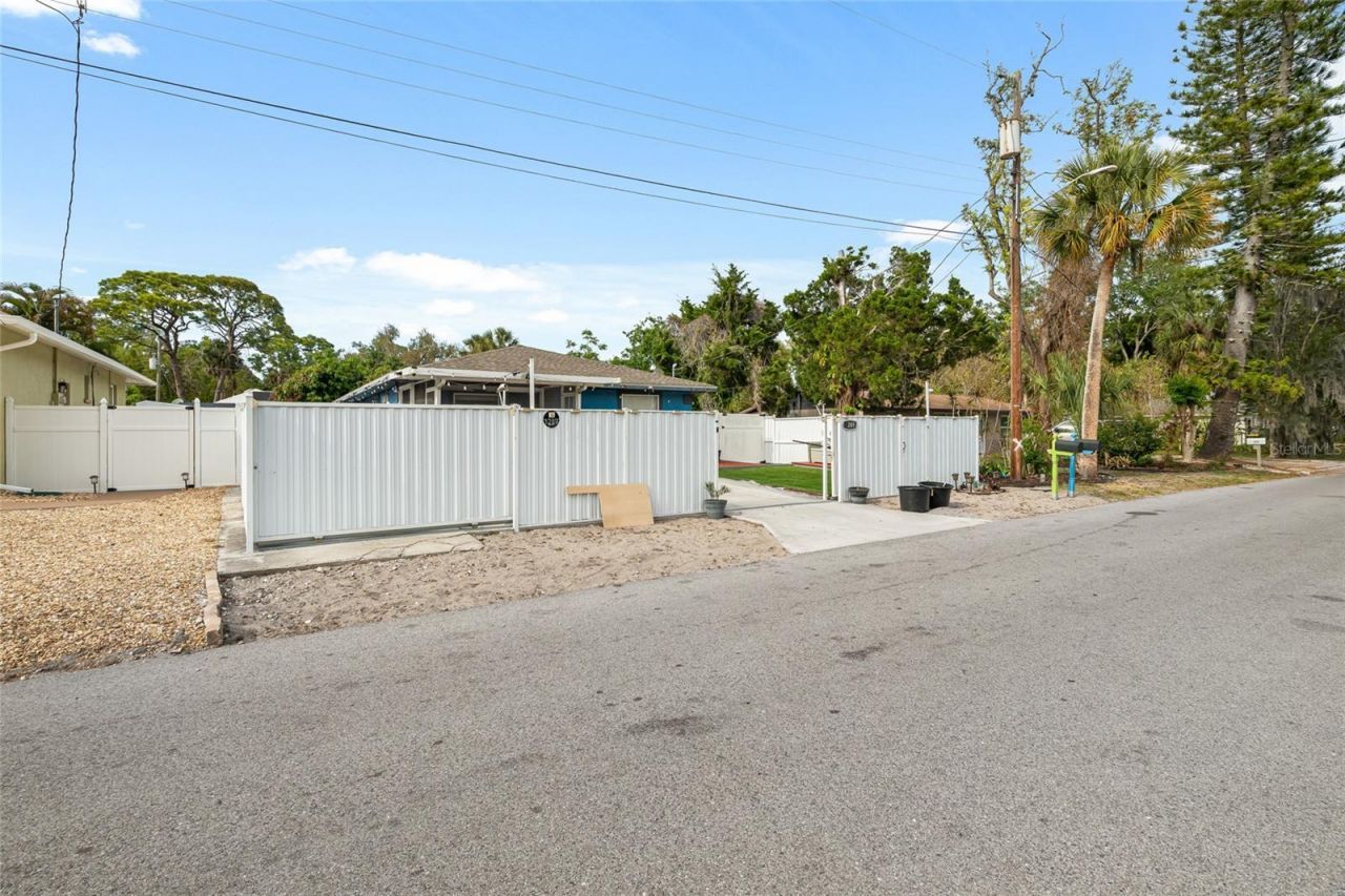 1289 42nd Street , Sarasota, FL 34234 Photo