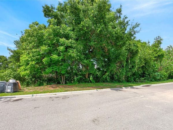 E MINNEOLA AVENUE , CLERMONT, FL 34711