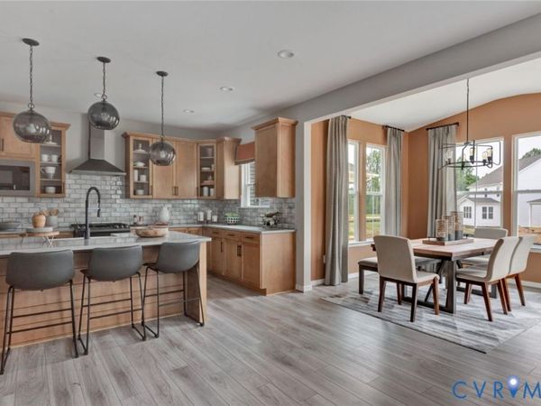 925 Charlemagne Road , Midlothian, VA 23114
