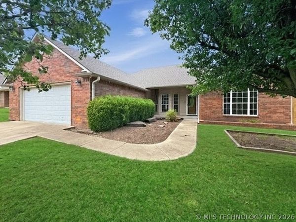 801 Juniper Road , Okmulgee, OK 74447