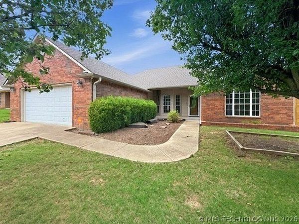 801 Juniper Road , Okmulgee, OK 74447