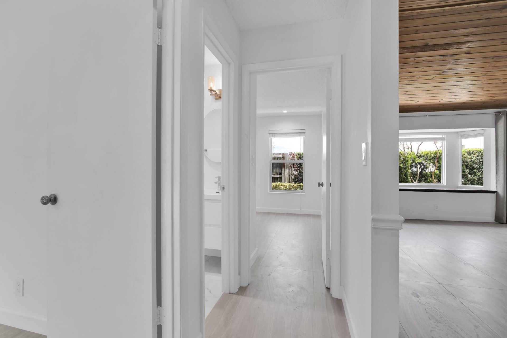 908 NE 8th Avenue, Delray Beach, FL 33483 Photo