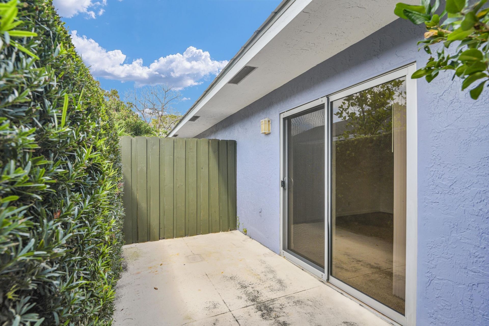908 NE 8th Avenue, Delray Beach, FL 33483 Photo